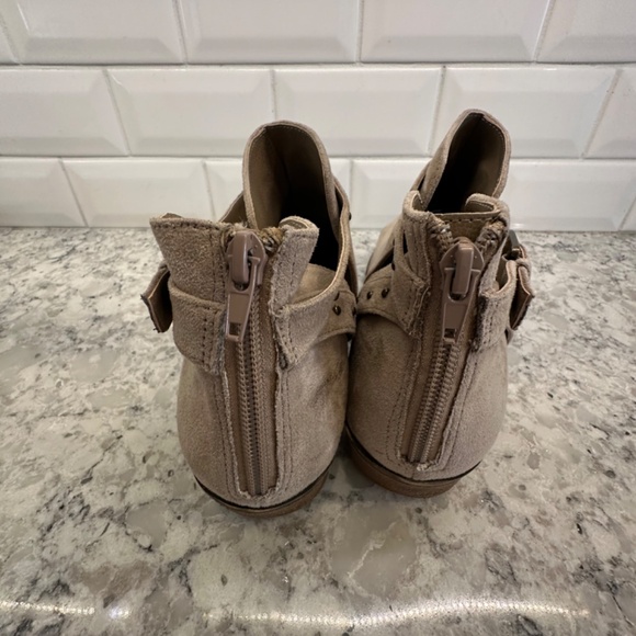 Abound faux suede beige ankle boots Size 12 - Picture 6 of 9